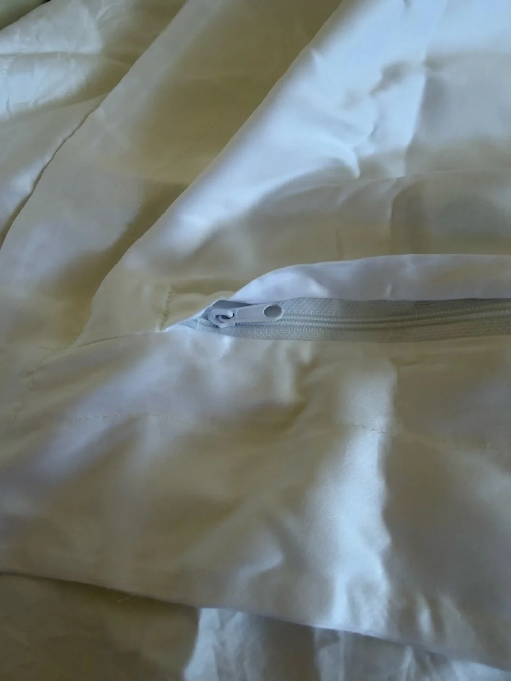 Set of 2 high-quality pillowcases/shams in size Full/Queen, made from 100% Giza